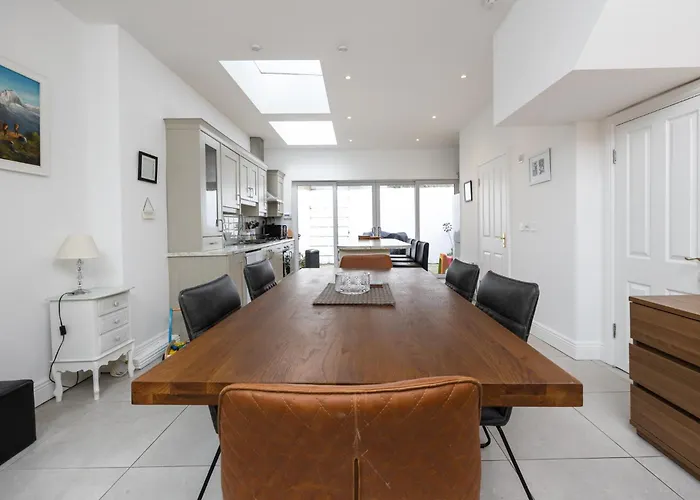 Feriehus Large 3 Bed Family - 5 Min From Train Station *