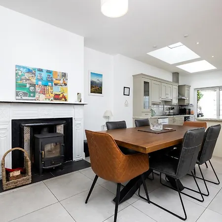 Large 3 Bed Family - 5 Min From Train Station * Dublino